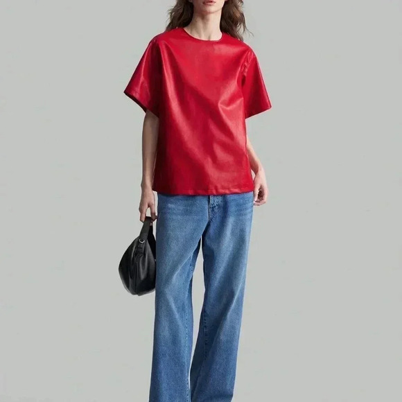 Red Casual Women's Cropped Crew Neck Top - Picture 5 of 7